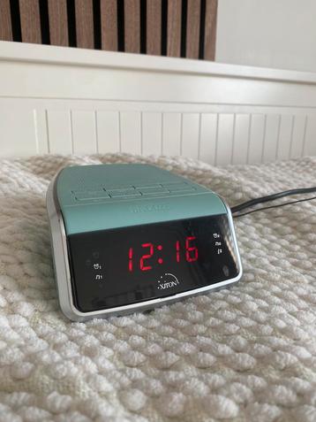 Xiron wekker radio beschikbaar voor biedingen