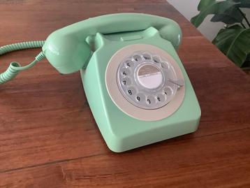 Vaste telefoon met draaischijf beschikbaar voor biedingen