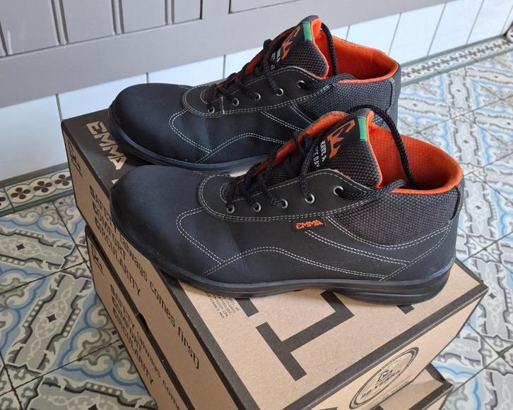 Dames veiligheids schoenen maat 42D bijna Gratis, Doe-het-zelf en Verbouw, Veiligheidskleding, Nieuw, Ophalen of Verzenden