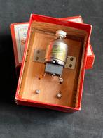 Vintage Combina 4,5V Elektromotor in Doos, Doe-het-zelf en Verbouw, Ophalen of Verzenden, Zo goed als nieuw, Elektromotor