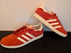 Adidas Originals Gazelle Rood Suede maat 44 2/3, Kleding | Heren, Schoenen, Overige kleuren, Ophalen of Verzenden, Adidas, Sneakers of Gympen