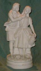 Antiek biscuit porseleinen beeldje van een romantisch paar, Ophalen of Verzenden