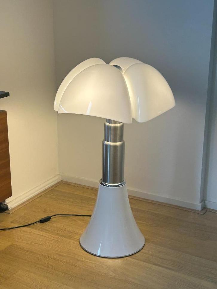 Italian Design Pipistrello by Gae Aulenti for Martinelli, Huis en Inrichting, Lampen | Vloerlampen, Zo goed als nieuw, Minder dan 100 cm