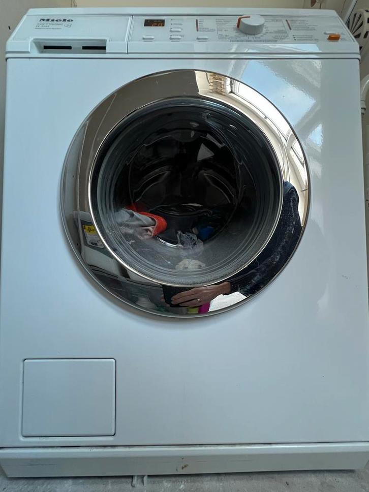 Miele Wasmachine W3241 Softtronic - Voorlader 1400 toeren, Witgoed en Apparatuur, Wasmachines, Refurbished, Voorlader, 8 tot 10 kg