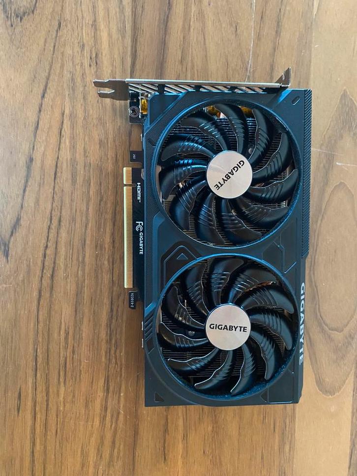 Gigabyte RTX 4060 Ti – slechts 4 maanden gebruikt, Computers en Software, Videokaarten, Zo goed als nieuw, PCI-Express 4.0, GDDR6