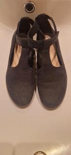 CLARKS.  Mooie zwart suède schoentje maat 37., Ophalen of Verzenden, Zo goed als nieuw, Zwart