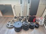 Home gym: 135+ kg, bankje, rack, pulley, barbell en dumbbel, Sport en Fitness, Fitnessmaterialen, Ophalen, Gebruikt, Benen, Overige typen