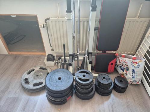 Home gym: 135+ kg, bankje, rack, pulley, barbell en dumbbel, Sport en Fitness, Fitnessmaterialen, Gebruikt, Overige typen, Armen
