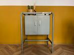 Uniek industrieel / vintage kastje - jaren 50, Huis en Inrichting, Kasten | Dressoirs, Zo goed als nieuw, Metaal, 25 tot 50 cm