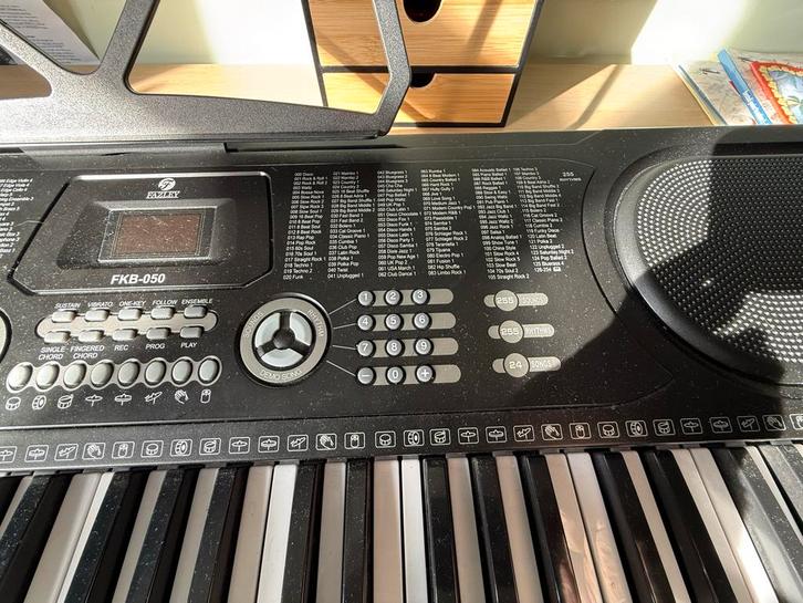 Fazley FKB-050 Keyboard + Microfoon & Standaard, Muziek en Instrumenten, Keyboards, Zo goed als nieuw, 61 toetsen, Overige merken