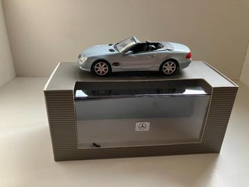 Mercedes SL (r230)  2003   1/43 Minichamp beschikbaar voor biedingen