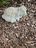 Beton beeld van een konijn   voor in de  Tuin, Tuin en Terras, Tuinbeelden, Ophalen