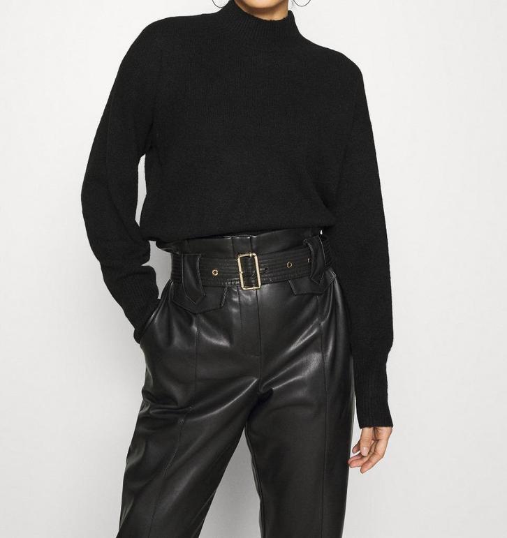 Warme Zwarte Trui gebreid van Opus maat 42/44, Kleding | Dames, Truien en Vesten, Zo goed als nieuw, Maat 42/44 (L), Zwart, Ophalen of Verzenden