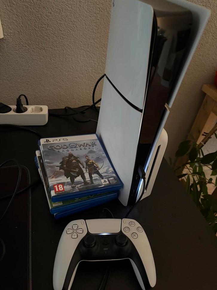 Ps5 Slim disc 1TB + 11 games + controller bieden, Spelcomputers en Games, Spelcomputers | Sony PlayStation 5, Zo goed als nieuw