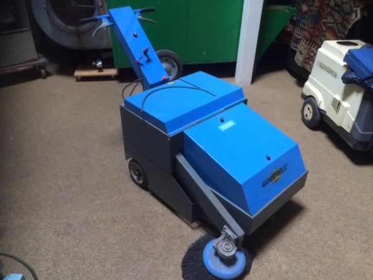 Isal veegmachine, Tuin en Terras, Veegmachines, Gebruikt, Ophalen