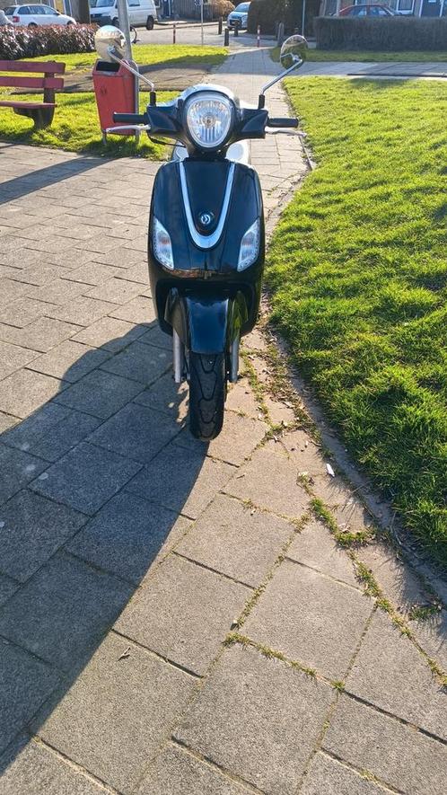 Tekoop sym friddel 3 bouwjaar 2017 actie prijs 700 moet weg, Fietsen en Brommers, Scooters | Overige merken, Zo goed als nieuw