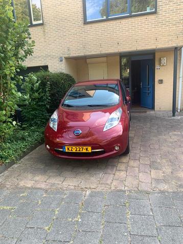 Nissan Leaf Electric 30kW 2017 Rood beschikbaar voor biedingen