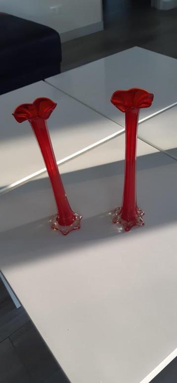 2 MOOIE  RODE VAZEN EN WINDLICHTEN MOET WEG  beschikbaar voor biedingen