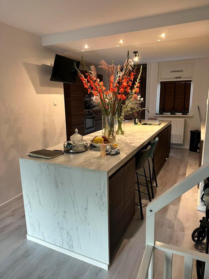 JAPANDI Walnoot/marmer keuken (2020) overname in overleg, Huis en Inrichting, Keuken | Complete keukens, Gebruikt, Overige typen