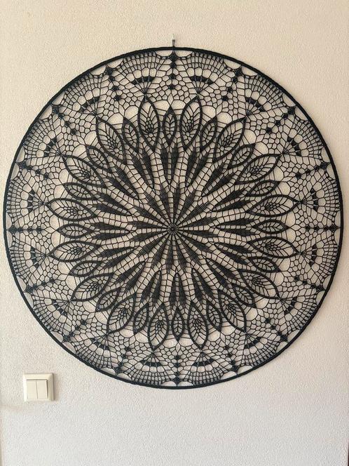 Prachtige zelf gehaakte mandala 90 cm groot., Huis en Inrichting, Woonaccessoires | Wanddecoraties, Zo goed als nieuw, Ophalen of Verzenden