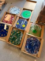 Te koop partij DECO 773 st klokken/kapstok/standaart/, Diversen, Rommelmarktspullen, Ophalen of Verzenden, Nieuw