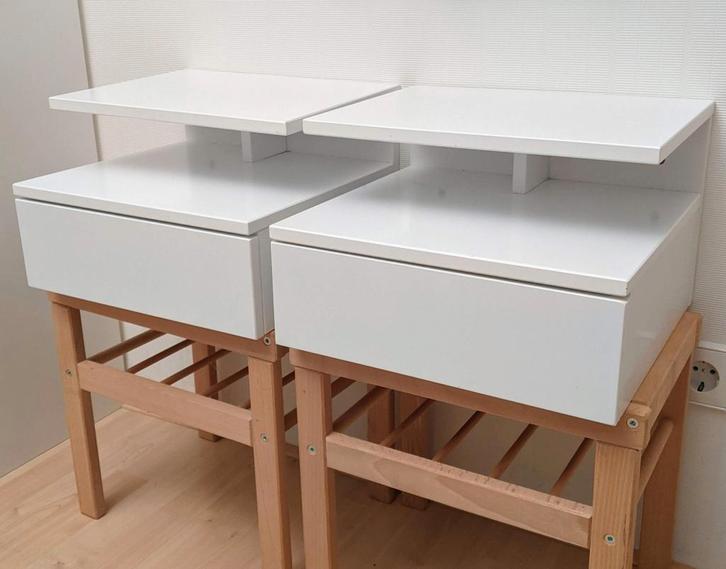 Wit zwevend nachtkastje €25 per stuk, Huis en Inrichting, Slaapkamer | Nachtkastjes, Zo goed als nieuw, Minder dan 55 cm, Minder dan 45 cm