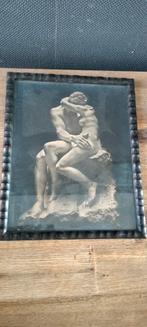 Vintage afbeelding DE KUS in houten lijst 20x25cm, Ophalen of Verzenden