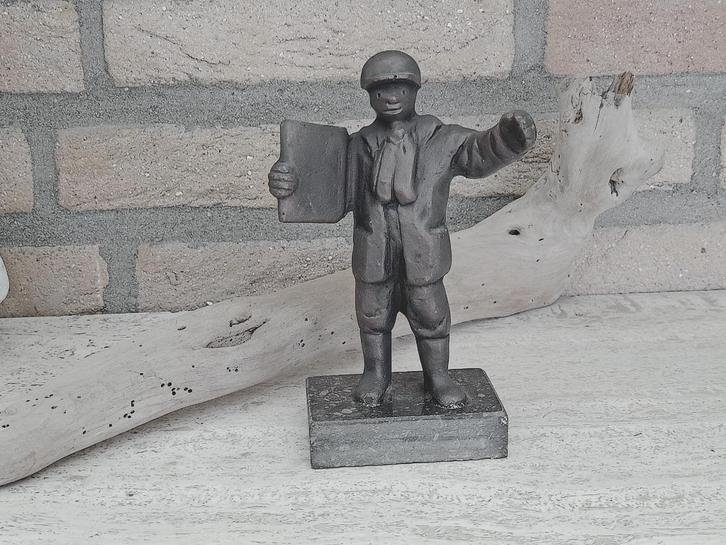 bronzen beeldje Marlies Noordkamp "de opzichter", Verzamelen, Beelden en Beeldjes, Zo goed als nieuw, Mens, Ophalen of Verzenden