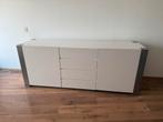Witte hoogglans dressoir met chroom, Huis en Inrichting, Kasten | Dressoirs, Ophalen, Overige materialen, Zo goed als nieuw, 200 cm of meer