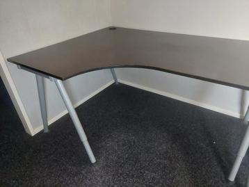 Galant zwart hoek bureau gebruikt beschikbaar voor biedingen