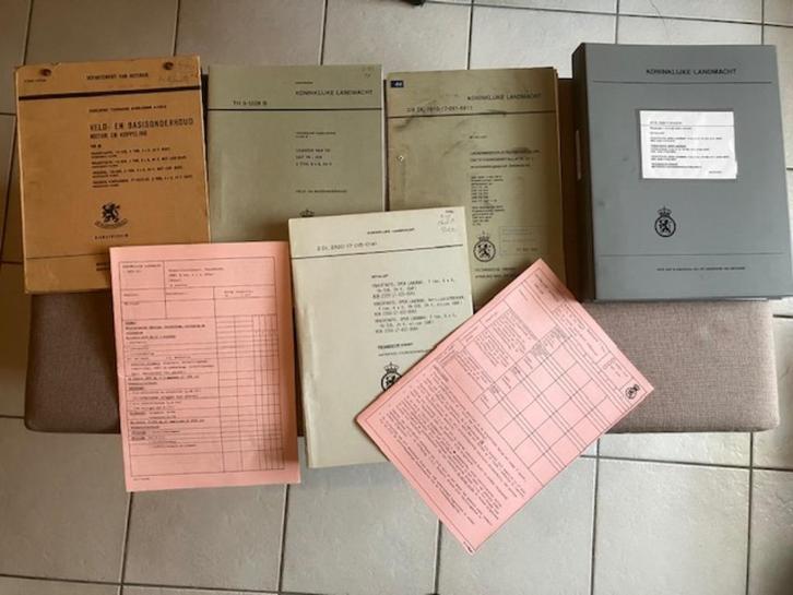 1 iwk YA 328 en div. TH voorschriften oa Jeep, Laro, YA 4440, Verzamelen, Militaria | Algemeen, Landmacht, Boek of Tijdschrift