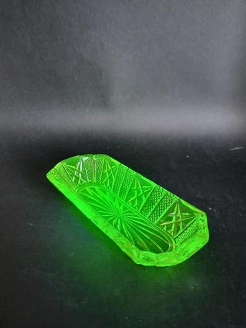 Uranium of annagroen Art Deco schaaltje beschikbaar voor biedingen