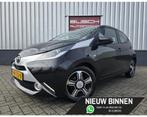 Toyota Aygo 1.0 5 deurs VVT-i x-play | VAN 2e EIGENAAR |, Auto's, Voorwielaandrijving, Stof, Gebruikt, Euro 6