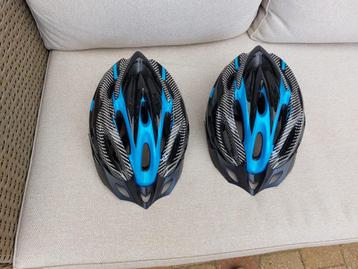 te koop: 2 Halfords fietshelmen beschikbaar voor biedingen