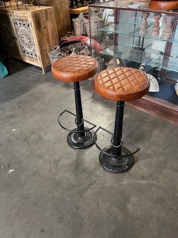 12 Industriele Necchi barkrukken zwart metaal zitting Leer beschikbaar voor biedingen