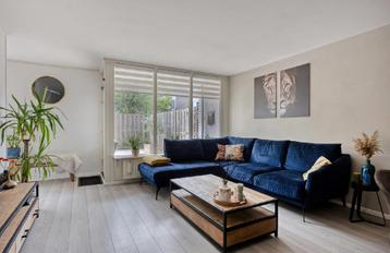 Mooie velvet blauwe bank! beschikbaar voor biedingen