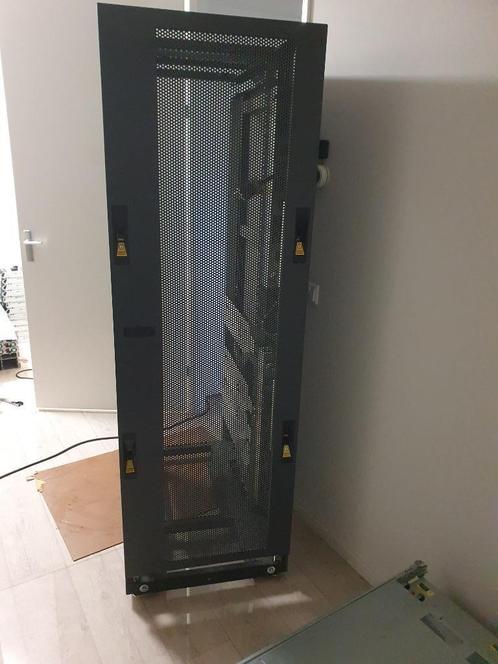 Serverkast 42U, Computers en Software, Serverkasten, Gebruikt, Geperforeerd, Ophalen
