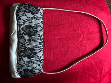 Elegant Zwart Kant met zijde look Avondtasje beschikbaar voor biedingen
