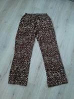 Nieuw!Mooie soepel vallende broek (slagenprint) past M&L, Ophalen of Verzenden, Nieuw, Lang