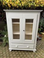 Vitrinekast met glazen deuren en lade, Ophalen, Gebruikt, 100 tot 150 cm, 50 tot 100 cm