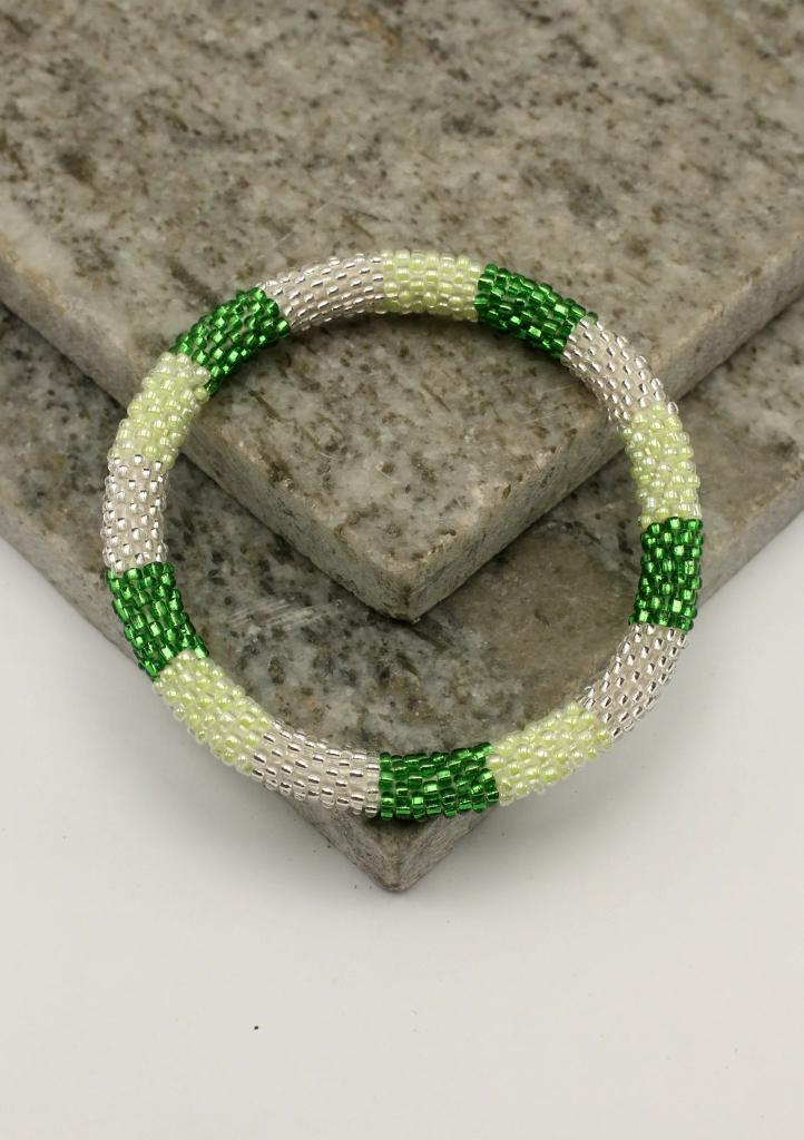 Glaskralen armband - zilver, lichtgroen en felgroen - RB123, Sieraden, Tassen en Uiterlijk, Armbanden, Nieuw, Overige materialen