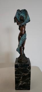 Bronzen beeld van strippende dame, Ophalen, Zo goed als nieuw, Mens