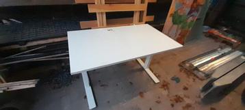 ikea skarsta buro beschikbaar voor biedingen