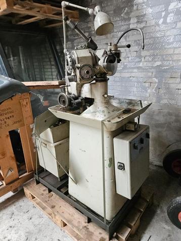 Slijpmachine beschikbaar voor biedingen