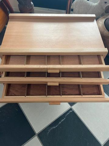 Nieuw Beukenhouten Pastelkrijt Opbergkastje beschikbaar voor biedingen