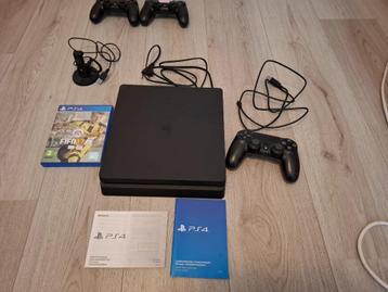 Sony PS4 Slim 500 GB incl. controller beschikbaar voor biedingen