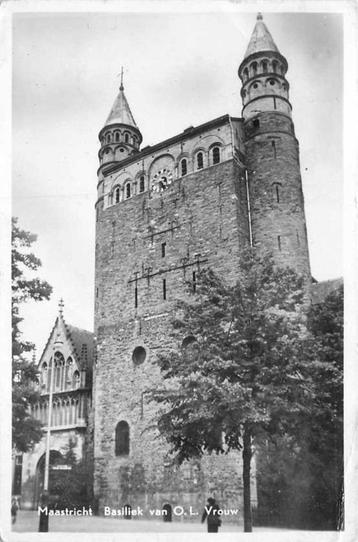 (300-173-019) Maastricht Basiliek van O.L vrouw beschikbaar voor biedingen