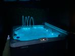 Luxe bubbelbad met fontein en LED verlichting, Zo goed als nieuw, Inbouw, Vast, Afdekzeil