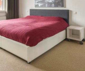 Hoofdboard 2 persoons bed  beschikbaar voor biedingen