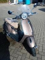 Vespa Primavera, Fietsen en Brommers, Scooters | Vespa, Ophalen, Zo goed als nieuw, Benzine, Overige modellen